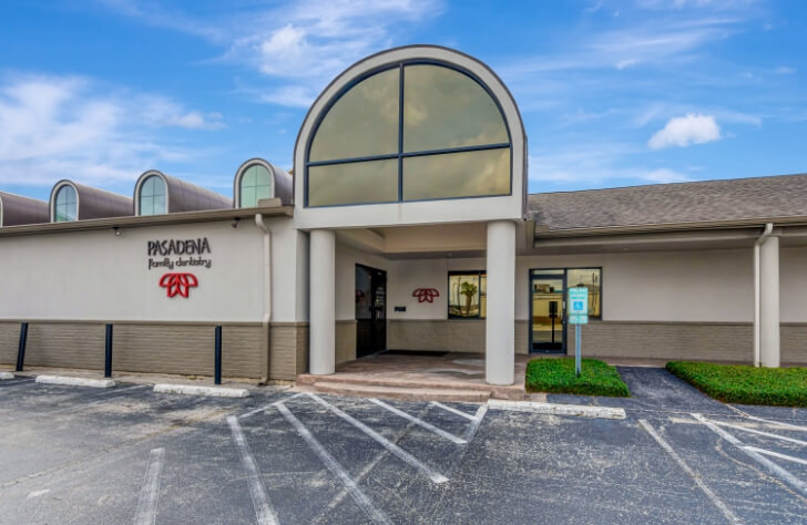 Outside view of Pasadena Family Dentistry